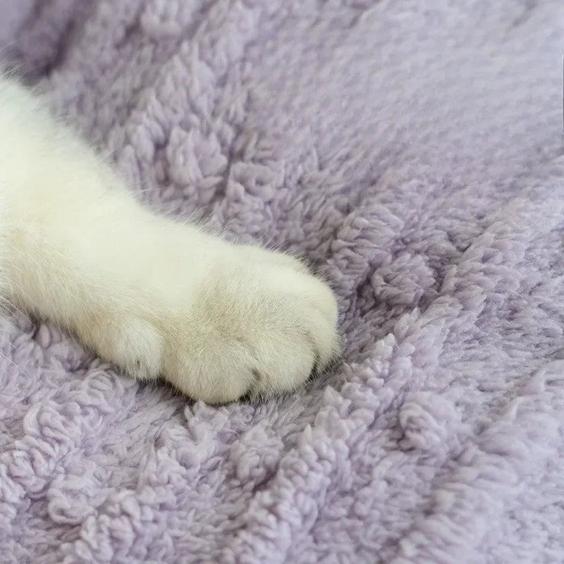 New Winter Soft Plush Pet Nest Semi Closed Cactus Pet Cat Mat Dog Bed Suitable for Small Medium-sized Cat/dog House Pet Supplies